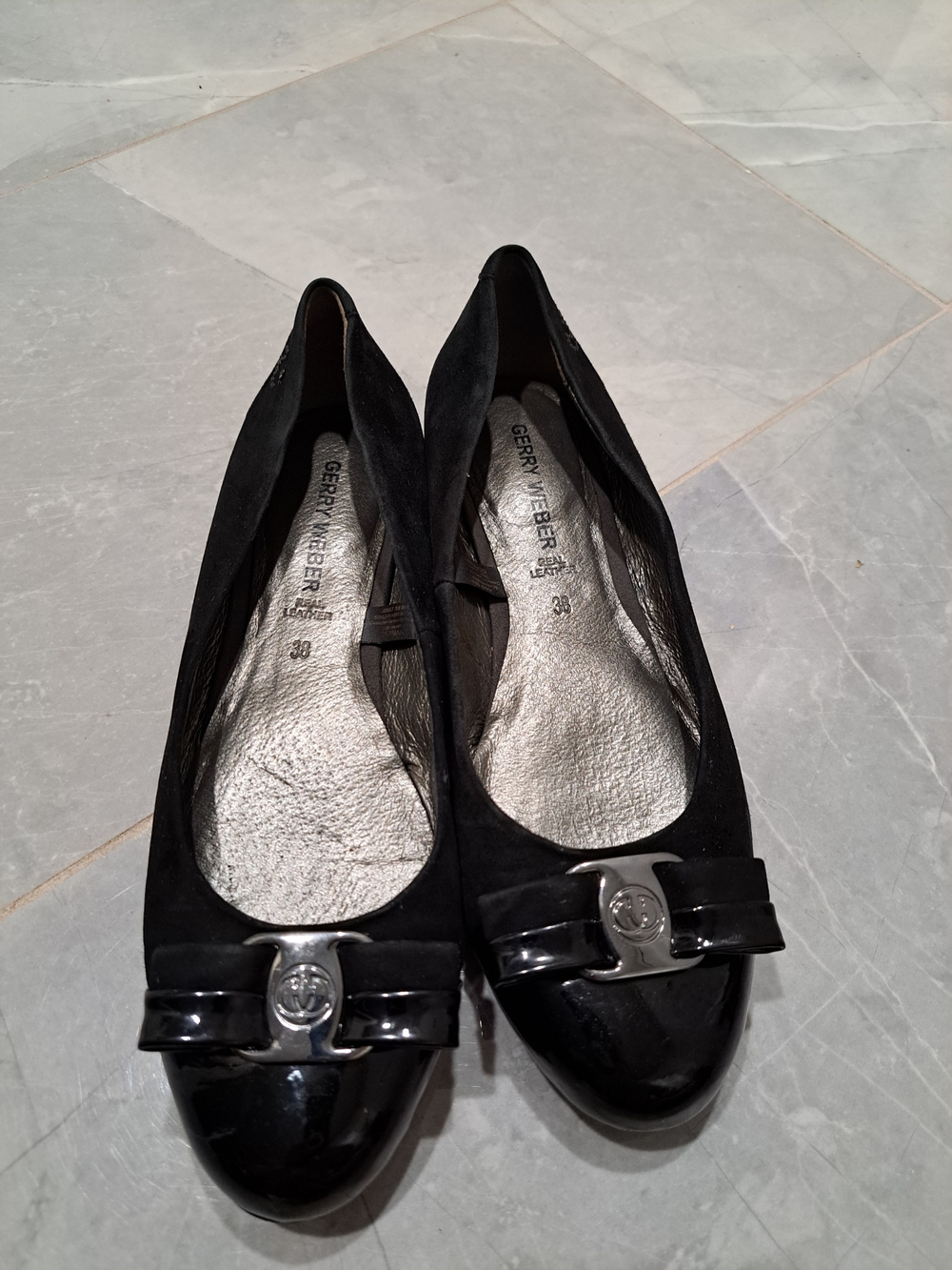 Gerry Weber Black Suede and Patent Leather Toe Ballet Flats